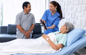 The Role of Nurses and Caregivers in Enhancing Patient Recovery