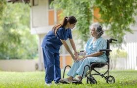 Top Reasons to Hire a Professional Caregiver for Your Loved Ones