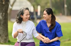 What is the Difference Between a Nurse and a Caregiver?